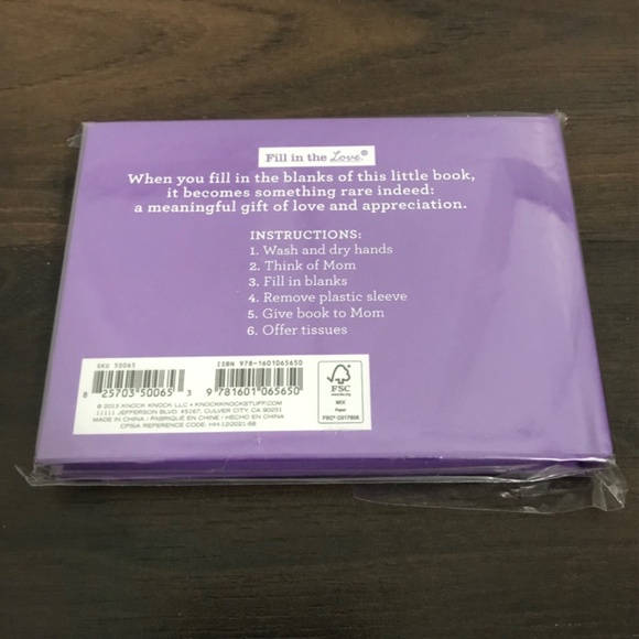 NEW What I Love About Mom Fill In the Blank Mini Booklet Journal Gift Occasion - Picture 2 of 2